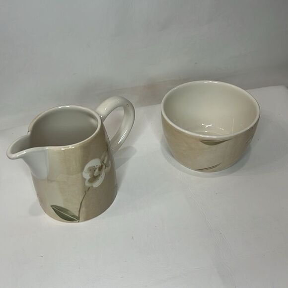 Crate & Barrel Orchid 10 Oz Creamer With Handle & 12 Oz Sugar Bowl Tan Floral - Picture 2 of 4